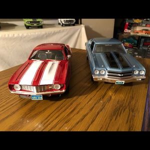 ERTL Two 118 scale muscle cars